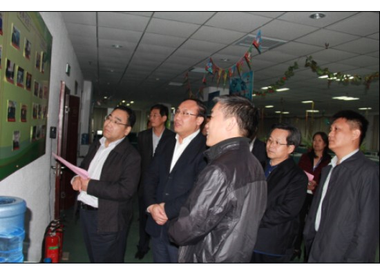 河北省人民政府副秘書長那書晨、邢臺市副市長 郭旭濤等省市領(lǐng)導(dǎo)來我公司參觀考察